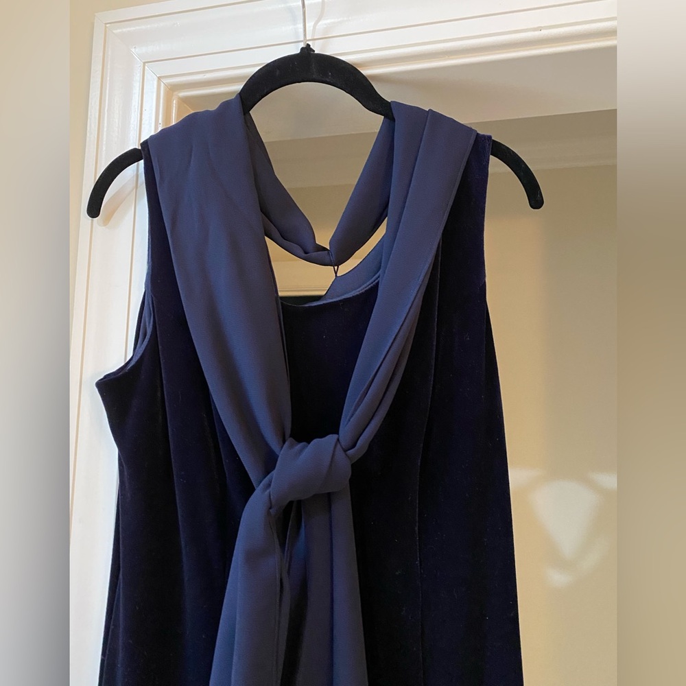 Social Circles Women’s NWT Navy Velvet Long Formal Gown w/Scarf & Flare Bottom